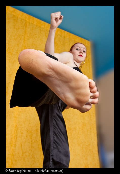 Barefoot Dummy Martial Arts Nicolle Pov Sporty Women Sexy Barefoot Kick Pinterest