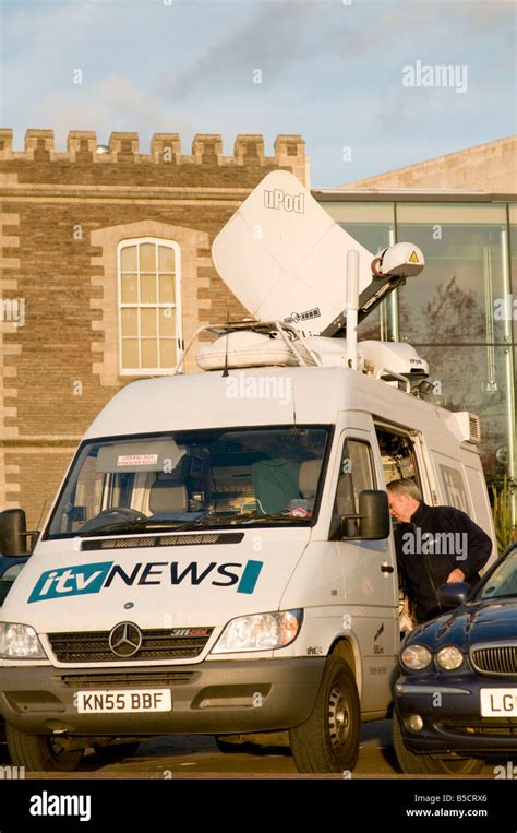 Satellite Outside Broadcast Hi Res Stock Photography And Images Alamy