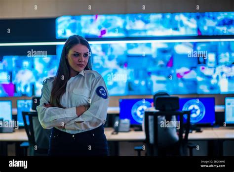 Female Security Guards High Resolution Stock Photography And Images Alamy