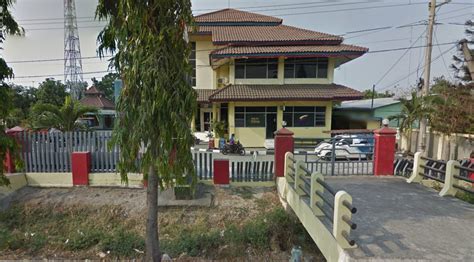 Streets, places, amenities and neighbour areas of ngasem. Teknisi Listrik Pln Bojonegoro - Warga Dusun Gunung Tiga Kecewa, Teknisi PLN Lamban ...