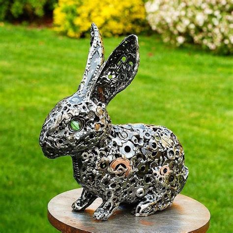 Artist Makes Incredible Sculptures With Recycled Materials Recycled