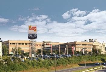 Cross the italian border into switzerland for great discounted shopping at the foxtown factory stores. FoxTown Outlet Mendrisio - Outlet Malls