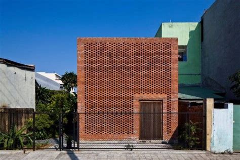 A Creative Brick House Controls The Interior Climate And Looks Amazing