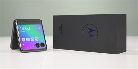 Motorola Launches New Generation Clamshell Razrs Introducing The