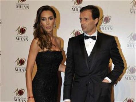 Al capolinea dopo due anni la relazione fra il tecnico bianconero e l'ex coniglietta di playboy. Massimiliano Allegri dice addio a Gloria Patrizi - Lettera43