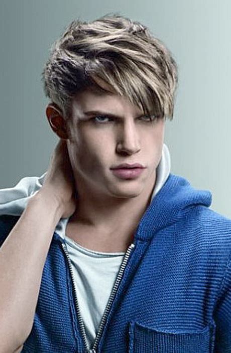 Stilvoller frisur, die in der mode fã¼r. Frisuren für männer mit langen haaren