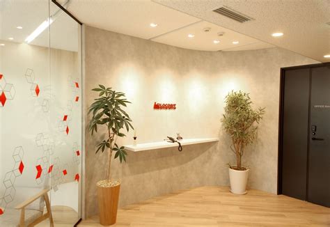 オフィスデザイン実績～クール De カワイイ。遊び心あふれるオフィス｜デザイナーズオフィスのヴィス Office Entrance Wall