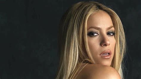 Black eyed peas & shakira. I like a lot of Shakira's looks..long, straight hair, natural but noticeable eye makeup, soft ...
