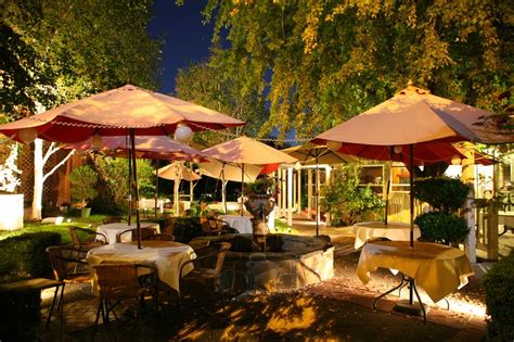 12 Restaurants In Oregon With Beautiful Outdoor Seating