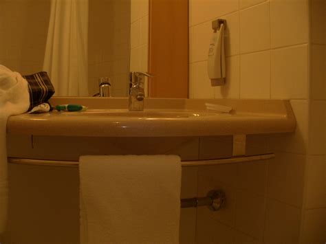 Da 100,00 € a 400,00 € (a sanitario). Porte Per Bagno Disabili - The Homey Design
