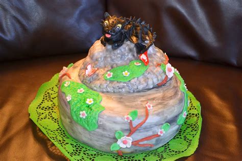 Maybe you would like to learn more about one of these? Toni's Zuckerbäckerei: Drachenzähmen leicht gemacht - Torte