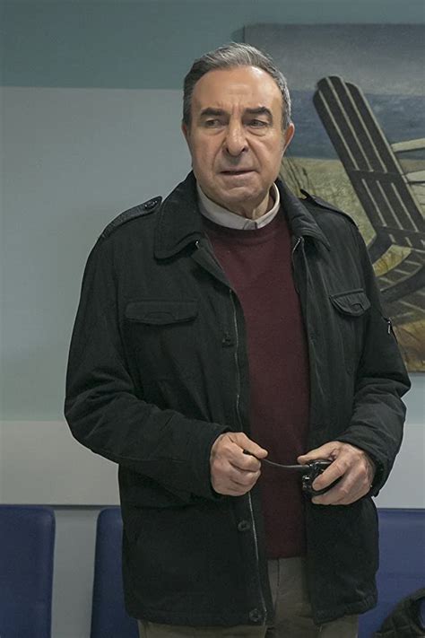 Sosyal medyada yer alan iddialara göre, zafer ergin ilerleyen yaşı sebebiyle diziden ayrılacak. Zafer Ergin Kimdir? Kaç Yaşında ve Nereli
