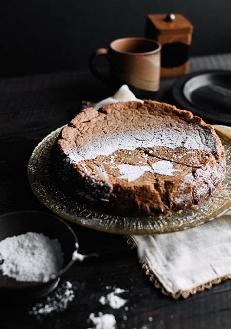 Voici une recette de fondant au chocolat végétal & sans gluten dont je ne suis pas peu fière. Gâteau magique au chocolat - Trois fois par jour