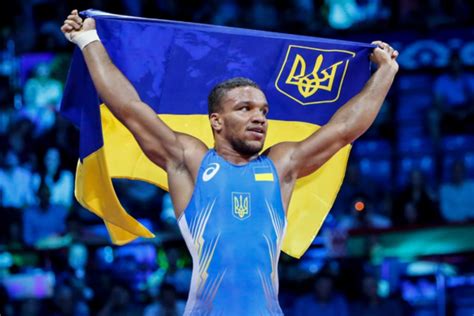 Дворазовий чемпіон світу (2015, 2019), срібний призер олімпійських ігор (2016), триразовий чемпіон європи (2014, 2016, 2019), срібний призер чс (2018), бронзовий призер чс (2014), бронзовий призер чє (2012, 2021). Сучасні зірки українського спорту