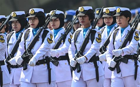Indonesian Army Ends Two Finger Virginity Tests On Female Recruits