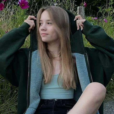 Jana Libra Instagram Star Alter Geburtstag Bio Fakten Familie Verm Gen Gr E Mehr