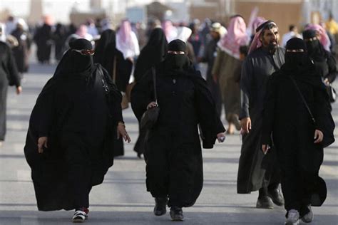 Passports For Saudi Women Now In 15 Mins Passports For Saudi Women
