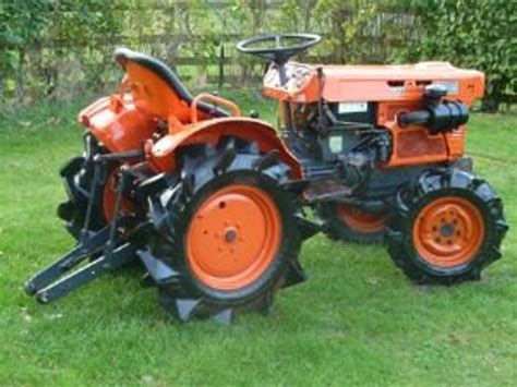 Kubota B7100 Tractor Operations And Parts Manuals 390 Pgs Couvre
