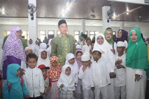 Sehingga sifat kasih sayang itu kemudian diberikan juga kepada manusia. Gubernur Himbau Muslim Maluku Hadirkan Nilai Kasih Sayang ...