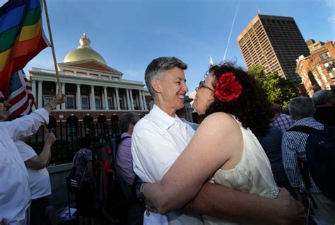29 emotional photos from the day same sex marriage became legal nationwide huffpost voices