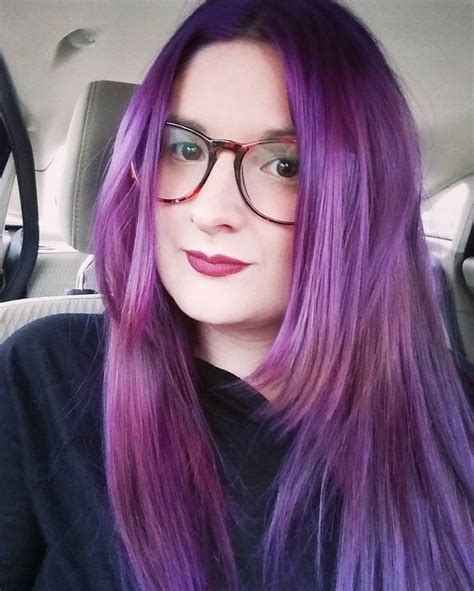 The darkest and the brightest purples set off the depth and richness of dark brown and black hair, while pastel purple (like a lavender hue) can serve as an exquisite accent for cool toned blondes. purple hair / manic panic / purple haze | Purple hair ...