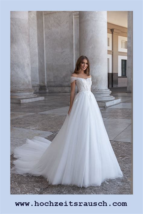 Zumindest für die meisten bräute ist die suche nach dem traumkleid eine echte lebensaufgabe und. Prinzessinnenkleid mit Tüllrock und Carmenausschnitt in ...