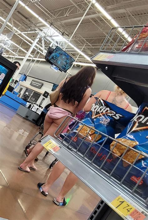Hot Outside People Of Walmart