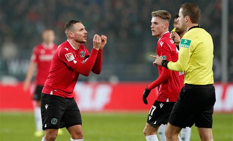 Bundesliga, may 08, 2021 00:30 beserta keputusan yang akan dikemaskini dari semasa ke semasa. Hannover 96: Das Spiel gegen Darmstadt in Bildern
