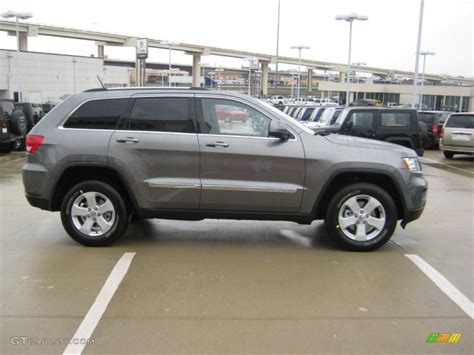 Used 2011 jeep grand cherokee laredo. Mineral Gray Metallic 2011 Jeep Grand Cherokee Laredo X ...