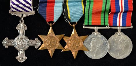 Wwii Dfc Group Of Five Distinguished Flying Cross Reverse Of Lower