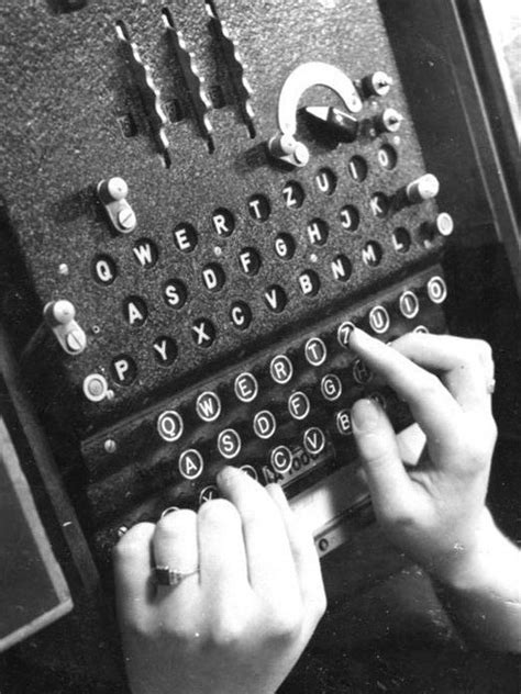 Cruello An Enigma Machine In Use In 1943 The Enigma Was A