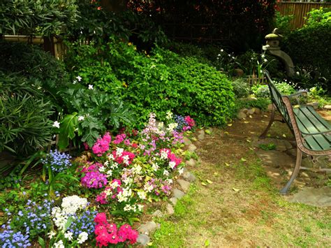 アイリッシュハープを楽しむ 花と緑のオープンガーデンで －5月1日、3日 小平市－ — asacoco - アサココ