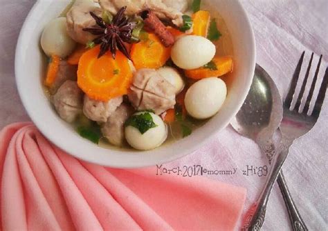 Jun 12, 2021 · ada berbagai kreasi dalam pembuatan sop. Resep Sop Ayam Bakso Telur Puyuh oleh Welly Herlina (Mommy ...