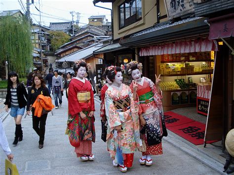 Gion The Geisha District Of Kyoto An Asian Traveler