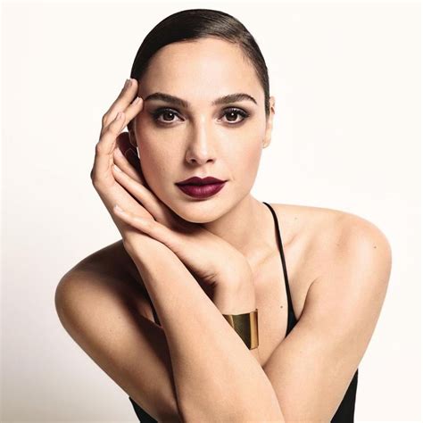 Gal Gadot Photo Gallery High Quality Pics Of Gal Gadot Theplace