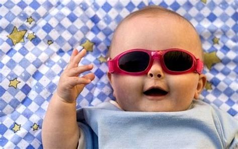 Güneş Gözlüklü Şirin Komik Bebek Resim Komik Bebekler Fotoğrafları