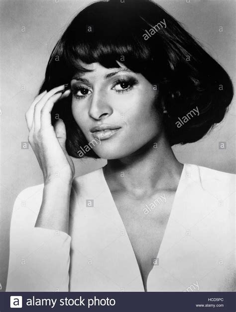 Pam Grier Jackie Brown Foxy Brown Pam Grier Black Actresses Black And White Pictures Girls