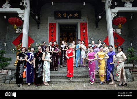Zhuhai Chinas Guangdong Province 16th May 2015 Cheongsam Lovers