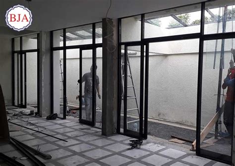 Jika anda bertanya soal harga, tentunya harga dari jendela ini jauh lebih. detail jendela sliding aluminium | Pintu Jendela Kusen ...