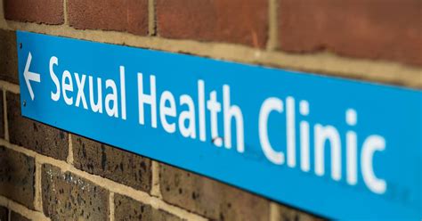 benefits of visiting a sexual health clinic and 6 things to expect