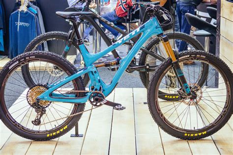 Read our mtb guide to learn about types, suspension, wheel sizes and more. 2017 Yeti SB5 Turq, Carbon and Beti - EUROBIKE - 2017 ...