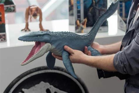 The New Jurassic World 2 Mosasaur Toy Looks Dope Jurassic Park Amino