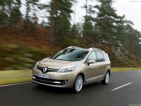 Renault Grand Scenic (2013) - picture 3 of 16