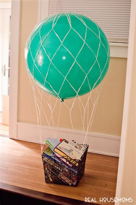 How do i design my cards? 10 Simple Yet Coolest DIY Baby Shower Balloon Decorations ...