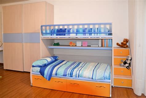 Troviamo tante tipologie di letti a castello: Cameretta Moretti Compact Lineare Modello Sirius Letti a ...