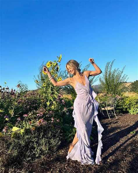 DWTS Julianne Hough Goes Braless Under Stunning Baby Blue Gown On