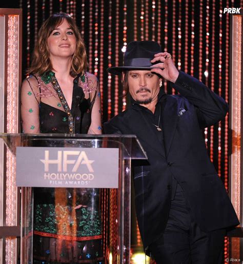 Dakota Johnson Avec Johnny Depp Sur La Sc Ne Des Hollywood Film Awards Le Er Novembre