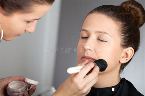Make Up Artist Applying Powder Stock Image Image Of Shadow Face