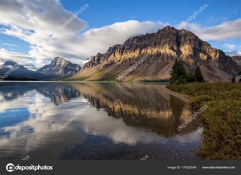 Beautiful Landscape View Bow Lake Banff National Park Alberta Canada — Stock Photo © Edb316