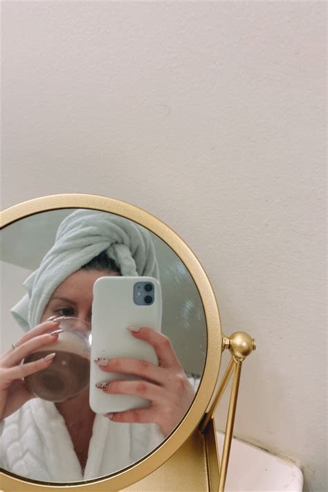 Mirror Selfie Instagram Pictures Instagram Photo Towel Selfie Photo